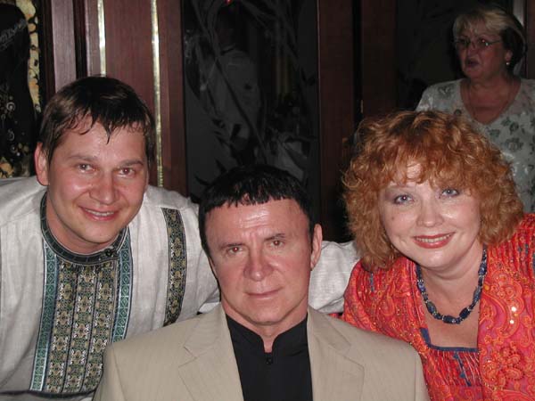 Russian garmoshka player Mikhail Smirnov, psychotherapist 
Anatoliy Kashpirovskiy, singer Irina Zagornova