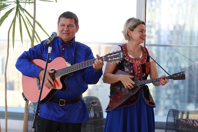 Russian Balalaika Duo, Mikhail Smirnov, Elina Karokhina, New York City, 2016