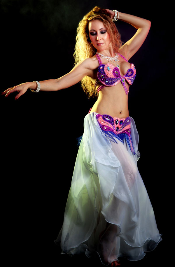 Belly dancer Yuliya from New Jersey