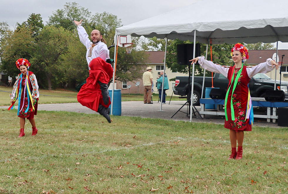 Kozak Ukrainian dancers, Ukrainian dancers Gettysburg Pennsylvania, www.cossack.us, Kozak () Ukrainian dancers, Ukrainian dancers, musicians, singers Adams County Heritage Festival, Gettysburg, Pennsylvania, photo credit Robert Keefer www.flickr.com/photos/rkeefer
