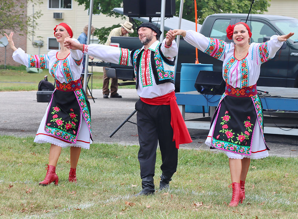 Kozak Ukrainian dancers, Ukrainian dancers Gettysburg Pennsylvania, www.cossack.us, Kozak () Ukrainian dancers, Ukrainian dancers, musicians, singers Adams County Heritage Festival, Gettysburg, Pennsylvania, photo credit Robert Keefer www.flickr.com/photos/rkeefer
