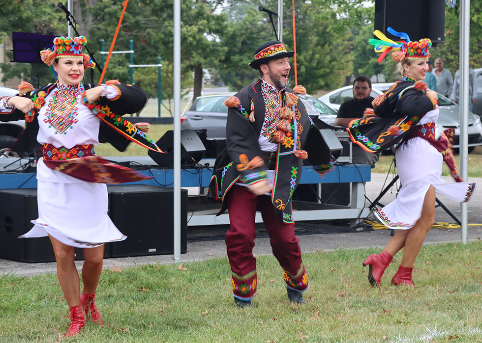 Kozak Ukrainian dancers, Ukrainian dancers Gettysburg Pennsylvania, www.cossack.us, Kozak () Ukrainian dancers, Ukrainian dancers, musicians, singers Adams County Heritage Festival, Gettysburg, Pennsylvania, photo credit Robert Keefer www.flickr.com/photos/rkeefer