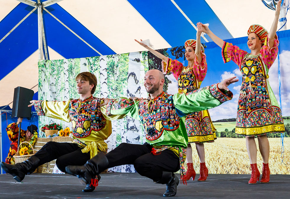 09-22-2024, Russian song dance and music ensemble Barynya, Michigan Russian dancers musicians singers, Ann Arbor Russian Festival-2024, Photo credit: Alena Toropov, St. Vladimir's Russian Church