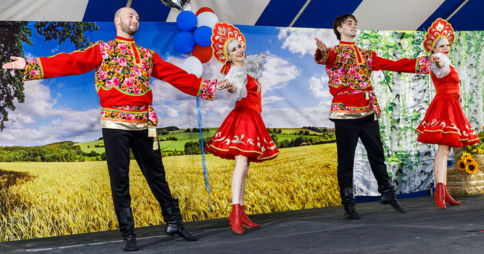 09-22-2024, Russian song dance and music ensemble Barynya, Michigan Russian dancers musicians singers, Ann Arbor Russian Festival-2024, Photo credit: Alena Toropov, St. Vladimir's Russian Church