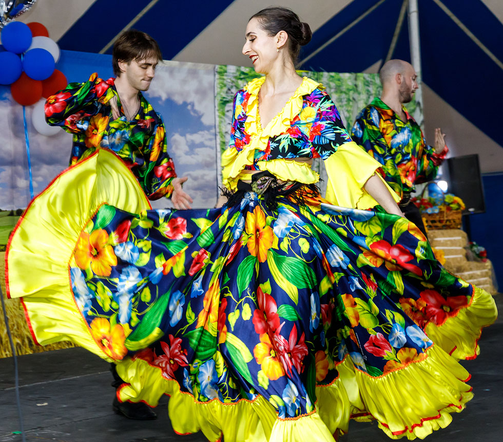 09-22-2024, Russian song dance and music ensemble Barynya, Michigan Russian dancers musicians singers, Ann Arbor Russian Festival-2024, Photo credit: Alena Toropov, St. Vladimir's Russian Church