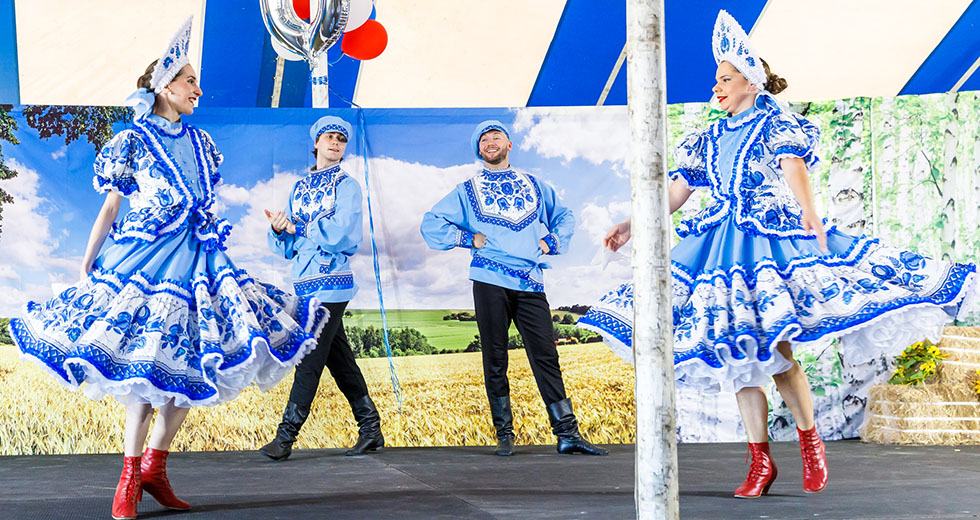 09-22-2024, Russian song dance and music ensemble Barynya, Michigan Russian dancers musicians singers, Ann Arbor Russian Festival-2024, Photo credit: Alena Toropov, St. Vladimir's Russian Church
