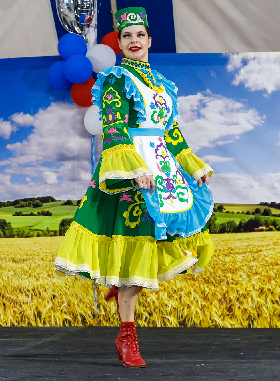09-22-2024, Russian song dance and music ensemble Barynya, Michigan Russian dancers musicians singers, Ann Arbor Russian Festival-2024, Photo credit: Alena Toropov, St. Vladimir's Russian Church