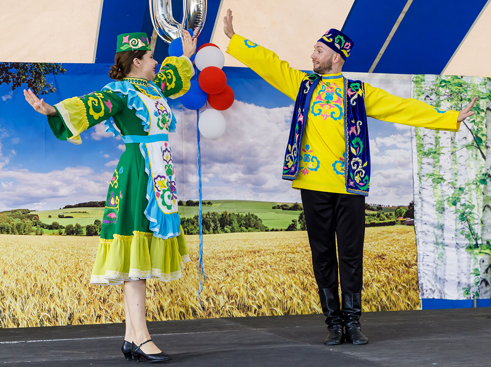 09-22-2024, Russian song dance and music ensemble Barynya, Michigan Russian dancers musicians singers, Ann Arbor Russian Festival-2024, Photo credit: Alena Toropov, St. Vladimir's Russian Church