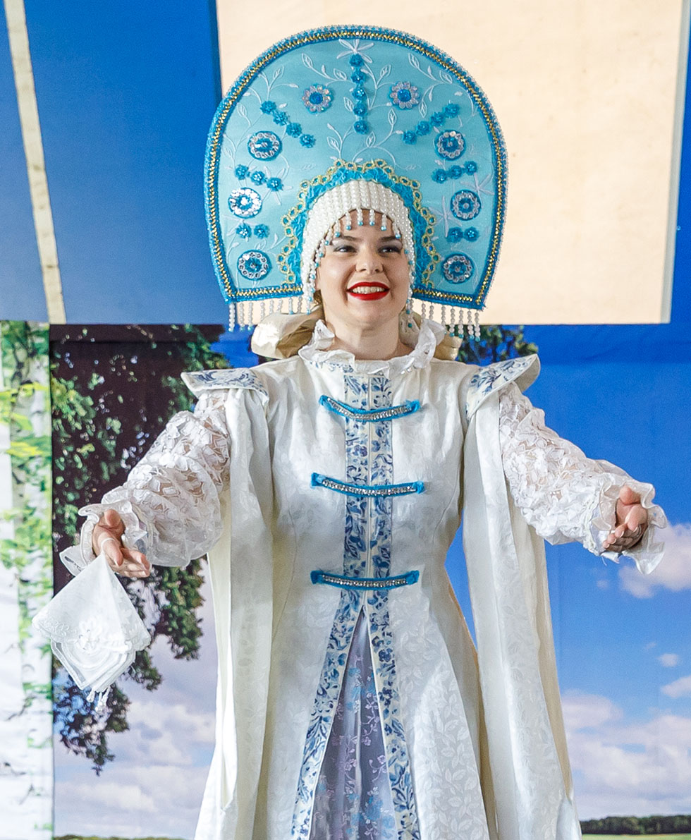 09-22-2024, Russian song dance and music ensemble Barynya, Michigan Russian dancers musicians singers, Ann Arbor Russian Festival-2024, Photo credit: Alena Toropov, St. Vladimir's Russian Church