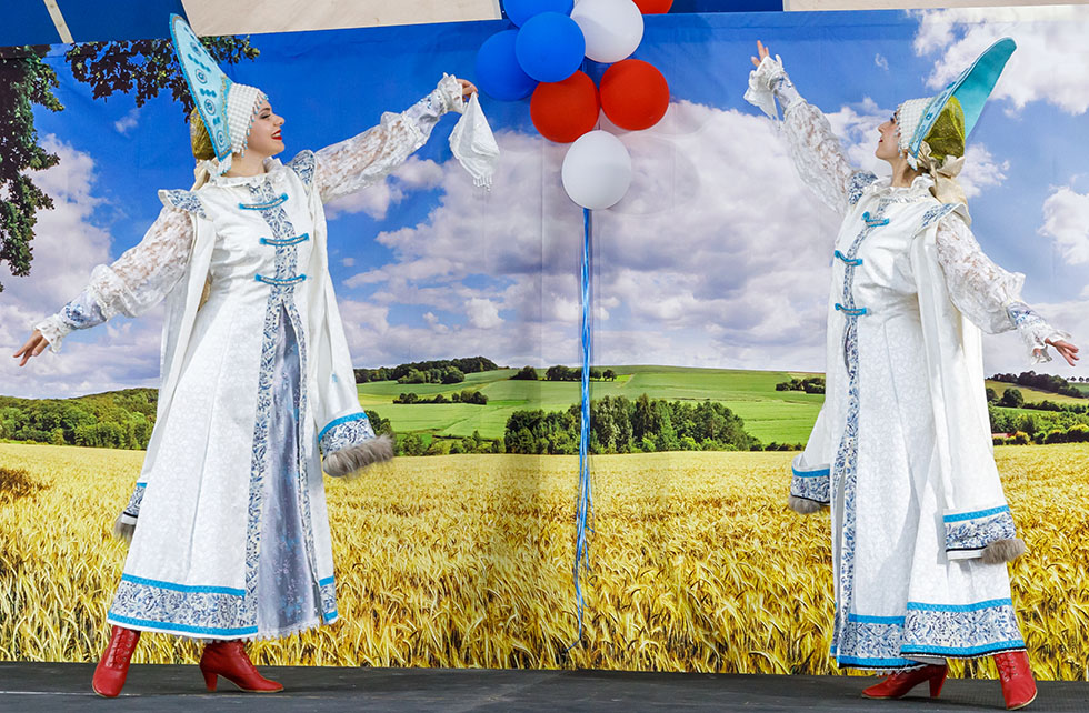 09-22-2024, Russian song dance and music ensemble Barynya, Michigan Russian dancers musicians singers, Ann Arbor Russian Festival-2024, Photo credit: Alena Toropov, St. Vladimir's Russian Church