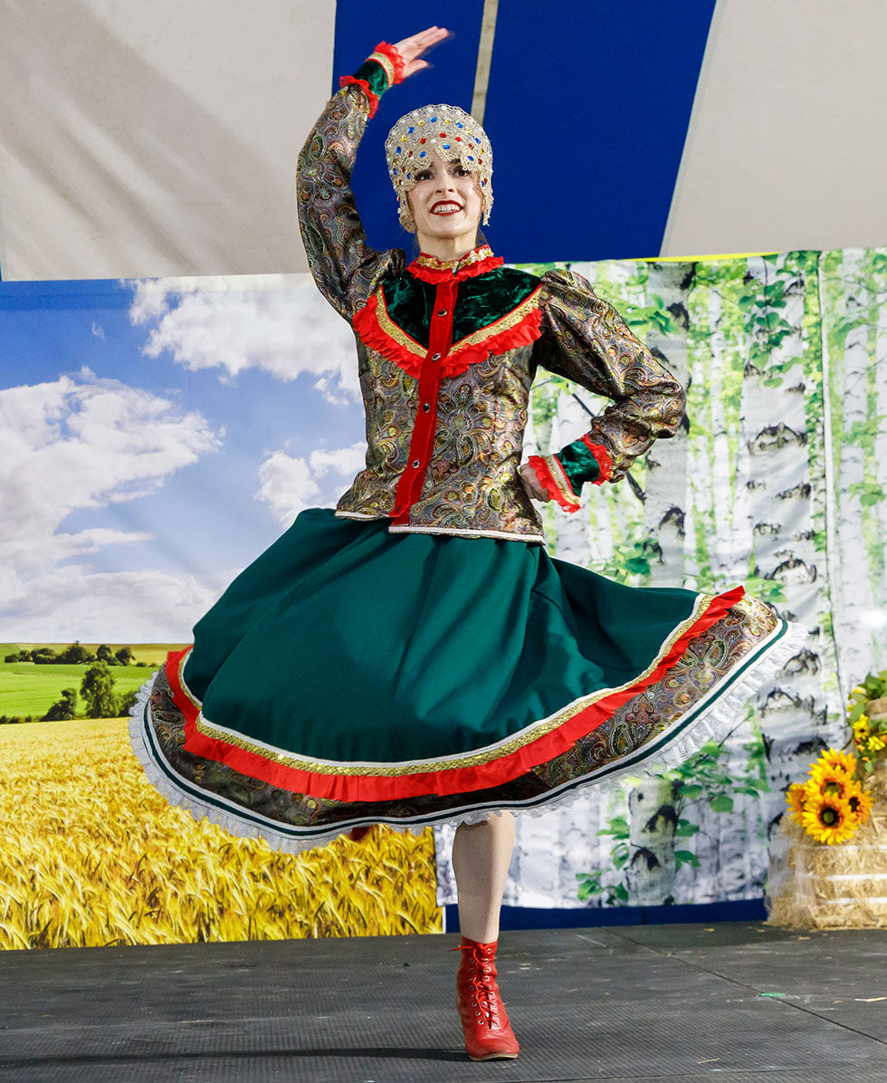 09-22-2024, Russian song dance and music ensemble Barynya, Michigan Russian dancers musicians singers, Ann Arbor Russian Festival-2024, Photo credit: Alena Toropov, St. Vladimir's Russian Church