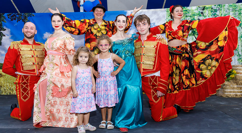 09-22-2024, Russian song dance and music ensemble Barynya, Michigan Russian dancers musicians singers, Ann Arbor Russian Festival-2024, Photo credit: Alena Toropov, St. Vladimir's Russian Church