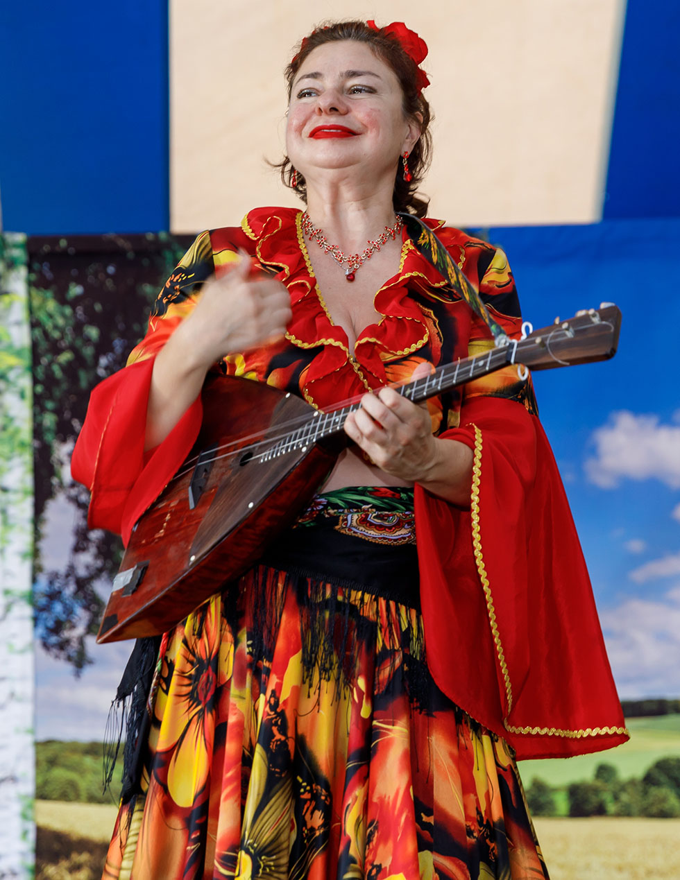 09-22-2024, Russian song dance and music ensemble Barynya, Michigan Russian dancers musicians singers, Ann Arbor Russian Festival-2024, Photo credit: Alena Toropov, St. Vladimir's Russian Church