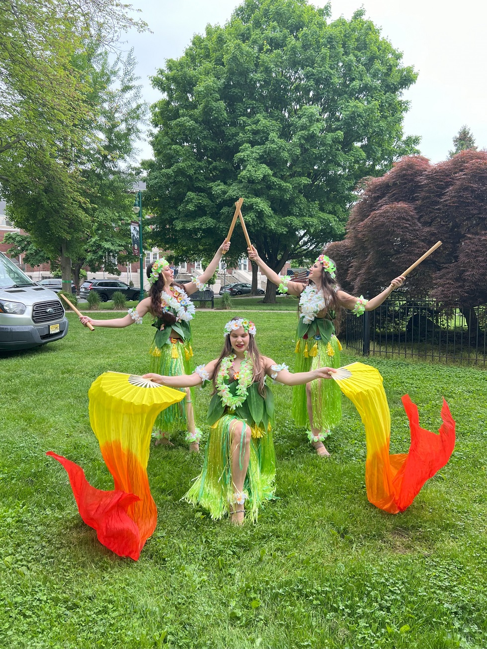 NJ Hawaiian Hula Dancers in Summit New Jersey