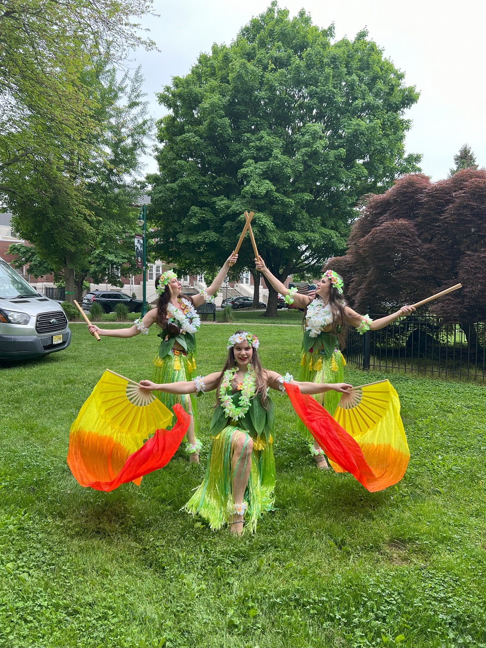 NJ Hawaiian Hula Dancers in Summit New Jersey