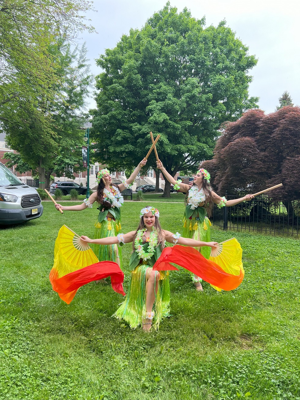 NJ Hawaiian Hula Dancers in Summit New Jersey