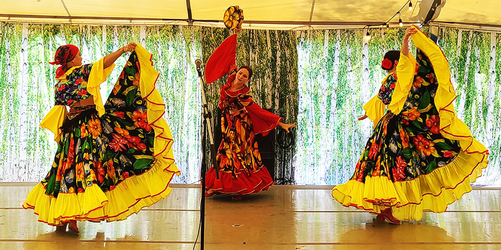 OH Gypsy dancers, Ensemble Barynya in Ohio, Russian dancers in Cincinnati, dancer Victoria Lazareva dancer Tara Kuhl, dancer Valentina Kvasova, St. George Festival in Loveland Ohio, St. George Russian Orthodox Church 118 N Lebanon Rd Loveland, OH 45140