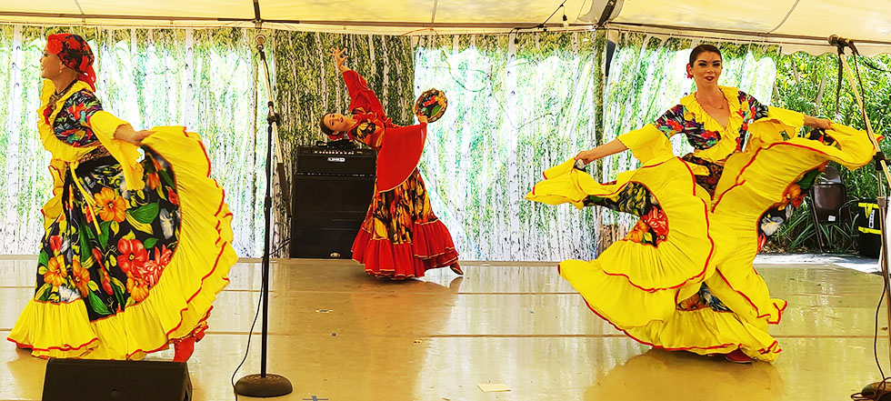 Ensemble Barynya in Ohio, Russian dancers Cincinnati, dancer Victoria Lazareva dancer Tara Kuhl, dancer Valentina Kvasova, St. George Festival in Loveland Ohio, St. George Russian Orthodox Church 118 N Lebanon Rd Loveland, OH 45140