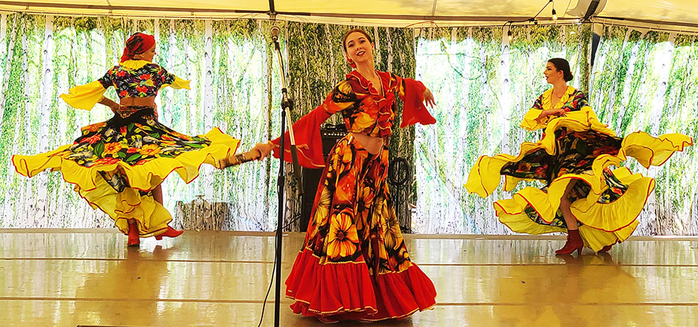 OH Gypsy dancers, Ensemble Barynya in Ohio, Russian dancers in Cincinnati, dancer Victoria Lazareva dancer Tara Kuhl, dancer/singer Valentina Kvasova, St. George Festival in Loveland Ohio, St. George Russian Orthodox Church 118 N Lebanon Rd Loveland, OH 45140