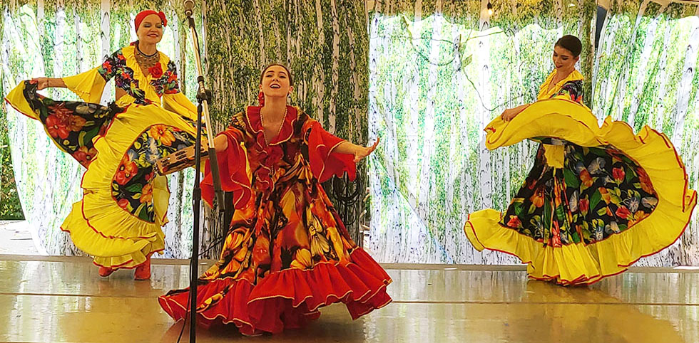 OH Gypsy dancers, Ensemble Barynya in Ohio, Russian dancers in Cincinnati, dancer Victoria Lazareva dancer Tara Kuhl, dancer Valentina Kvasova, St. George Festival in Loveland Ohio, St. George Russian Orthodox Church 118 N Lebanon Rd Loveland, OH 45140