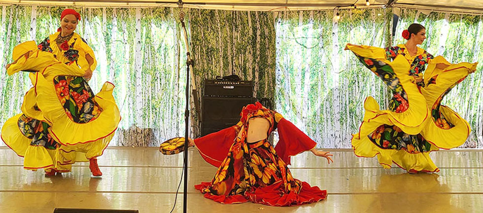 Ensemble Barynya in Ohio, Russian dancers Cincinnati, dancer Victoria Lazareva dancer Tara Kuhl, dancer Valentina Kvasova, St. George Festival in Loveland Ohio, St. George Russian Orthodox Church 118 N Lebanon Rd Loveland, OH 45140