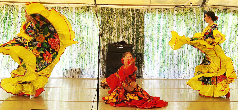OH Gypsy dancers, Ensemble Barynya in Ohio, Russian dancers in Cincinnati, dancer Victoria Lazareva, dancer Tara Kuhl, dancer Valentina Kvasova, St. George Festival in Loveland Ohio, St. George Russian Orthodox Church 118 N Lebanon Rd Loveland, OH 45140