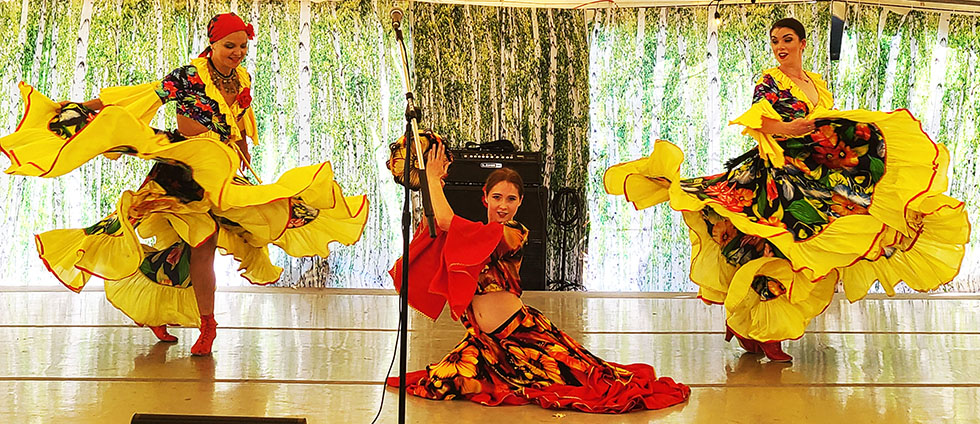 Ensemble Barynya in Ohio, Russian dancers Cincinnati, dancer Victoria Lazareva dancer Tara Kuhl, dancer Valentina Kvasova, St. George Festival in Loveland Ohio, St. George Russian Orthodox Church 118 N Lebanon Rd Loveland, OH 45140