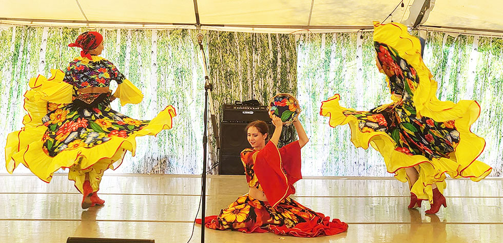 OH Gypsy dancers, Ensemble Barynya in Ohio, Russian dancers in Cincinnati, dancer Victoria Lazareva, dancer Tara Kuhl, dancer Valentina Kvasova, St. George Festival in Loveland Ohio, St. George Russian Orthodox Church 118 N Lebanon Rd Loveland, OH 45140