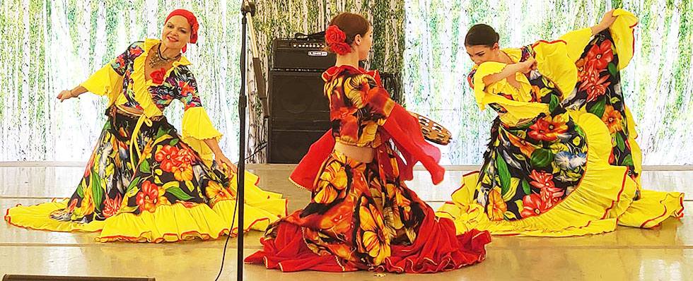 Ensemble Barynya in Ohio, Russian dancers Cincinnati, dancer Victoria Lazareva, dancer Tara Kuhl, dancer Valentina Kvasova, St. George Festival in Loveland Ohio, St. George Russian Orthodox Church 118 N Lebanon Rd Loveland, OH 45140