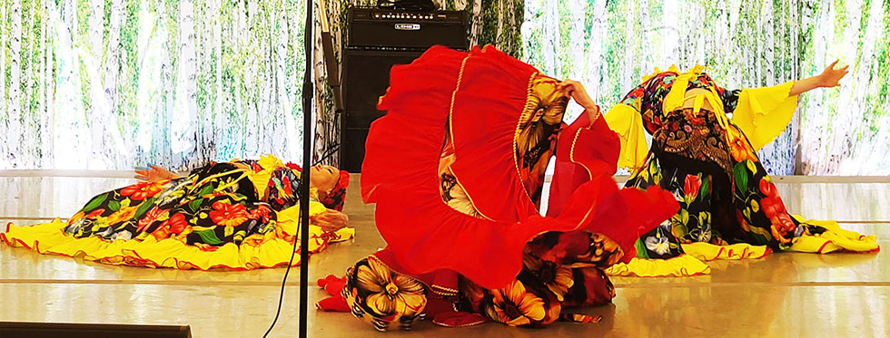 OH Gypsy dancers, Ensemble Barynya in Ohio, Russian dancers in Cincinnati, dancer Victoria Lazareva dancer Tara Kuhl, dancer Valentina Kvasova, St. George Festival in Loveland Ohio, St. George Russian Orthodox Church 118 N Lebanon Rd Loveland, OH 45140
