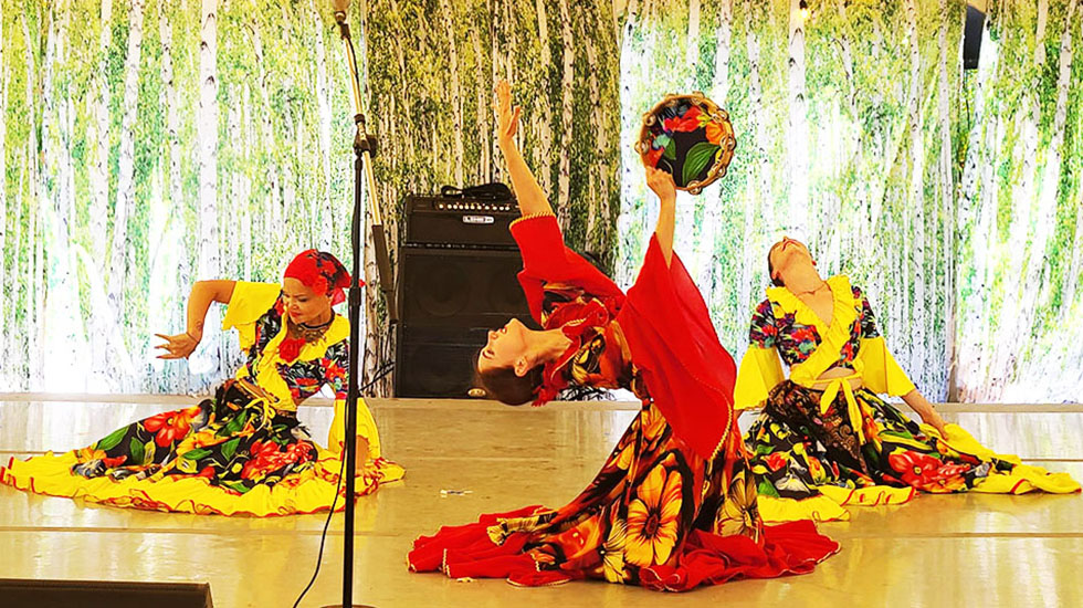 Ensemble Barynya in Ohio, Russian dancers Cincinnati, dancer Victoria Lazareva, dancer Tara Kuhl, dancer Valentina Kvasova, St. George Festival in Loveland Ohio, St. George Russian Orthodox Church 118 N Lebanon Rd Loveland, OH 45140