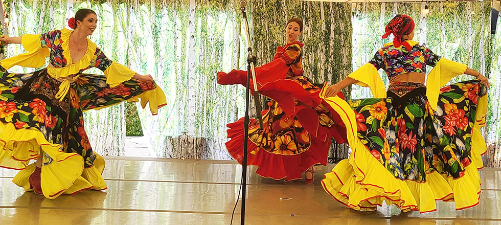 Ensemble Barynya in Ohio, Russian dancers Cincinnati, dancer Victoria Lazareva, dancer Tara Kuhl, dancer Valentina Kvasova, St. George Festival in Loveland Ohio, St. George Russian Orthodox Church 118 N Lebanon Rd Loveland, OH 45140