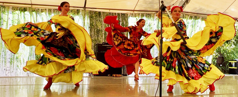 Ensemble Barynya in Ohio, Russian dancers Cincinnati, dancer Victoria Lazareva, dancer Tara Kuhl, dancer Valentina Kvasova, St. George Festival in Loveland Ohio, St. George Russian Orthodox Church 118 N Lebanon Rd Loveland, OH 45140