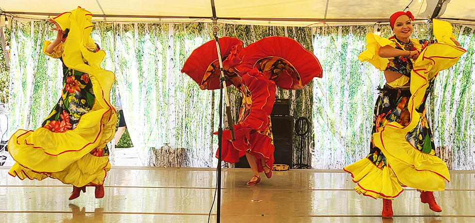 OH Gypsy dancers, Ensemble Barynya in Ohio, Russian dancers in Cincinnati, dancer Victoria Lazareva, dancer Tara Kuhl, dancer/singer Valentina Kvasova, St. George Festival in Loveland Ohio, St. George Russian Orthodox Church 118 N Lebanon Rd Loveland, OH 45140