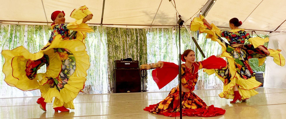 Ensemble Barynya in Ohio, Russian dancers Cincinnati, dancer Victoria Lazareva, dancer Tara Kuhl, dancer Valentina Kvasova, St. George Festival in Loveland Ohio, St. George Russian Orthodox Church 118 N Lebanon Rd Loveland, OH 45140