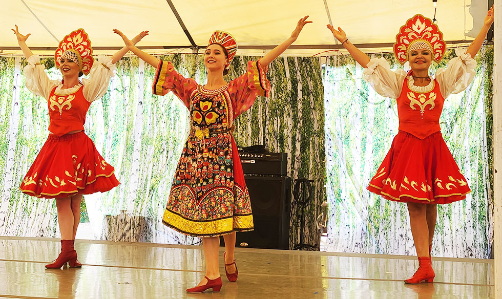 Ensemble Barynya in Ohio, Russian dancers Cincinnati, dancer Victoria Lazareva, dancer Tara Kuhl, dancer Valentina Kvasova, St. George Festival in Loveland Ohio, St. George Russian Orthodox Church 118 N Lebanon Rd Loveland, OH 45140