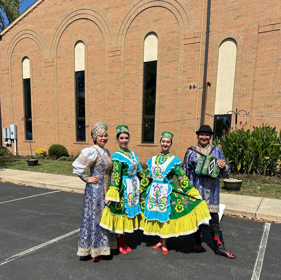 Ensemble Barynya in Ohio, Russian dancers Cincinnati, dancer Victoria Lazareva, dancer Tara Kuhl, balalaika virtuoso Elina Karokhina, artistic director, garmoshka virtuoso guitar player singer Mikhail Smirnov, St. George Festival in Loveland Ohio, St. George Russian Orthodox Church 118 N Lebanon Rd Loveland, OH 45140