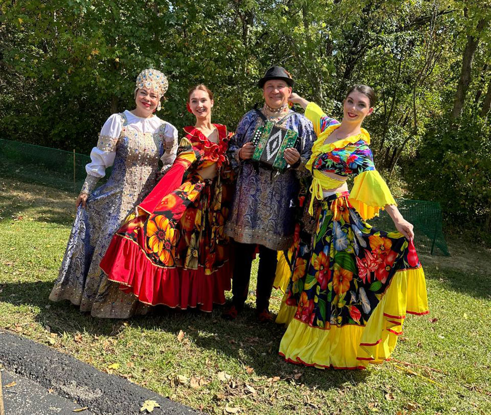 Ensemble Barynya in Ohio, Russian dancers Cincinnati, dancer Victoria Lazareva, dancer Tara Kuhl, balalaika virtuoso Elina Karokhina, artistic director, garmoshka virtuoso guitar player singer Mikhail Smirnov, St. George Festival in Loveland Ohio, St. George Russian Orthodox Church 118 N Lebanon Rd Loveland, OH 45140