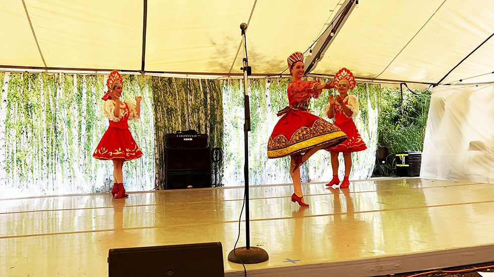 Ensemble Barynya in Ohio, Russian dancers in Cincinnati, dancer Victoria Lazareva, dancer Tara Kuhl, dancer Valentina Kvasova, St. George Festival Loveland Ohio, St. George Russian Orthodox Church 118 N Lebanon Rd Loveland, OH 45140
