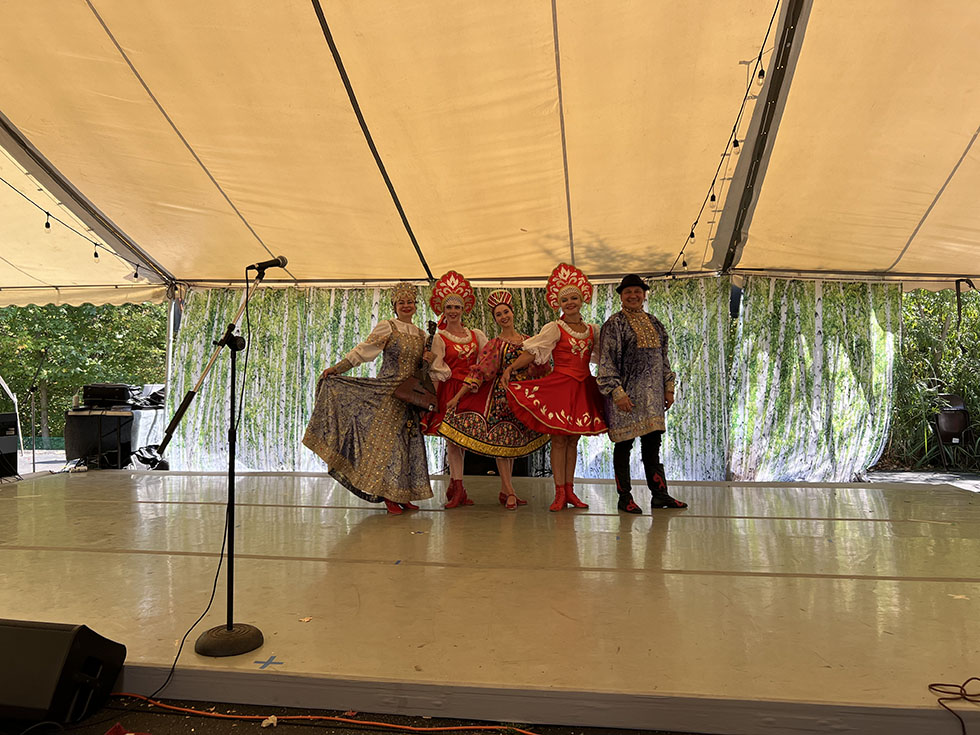 Ensemble Barynya in Ohio, Russian dancers in Cincinnati, dancer Victoria Lazareva, dancer Tara Kuhl, dancer/singer Valentina Kvasova, balalaika virtuoso Elina Karokhina, artistic director, garmoshka virtuoso guitar player singer Mikhail Smirnov, St. George Festival Loveland Ohio, St. George Russian Orthodox Church 118 N Lebanon Rd Loveland, OH 45140