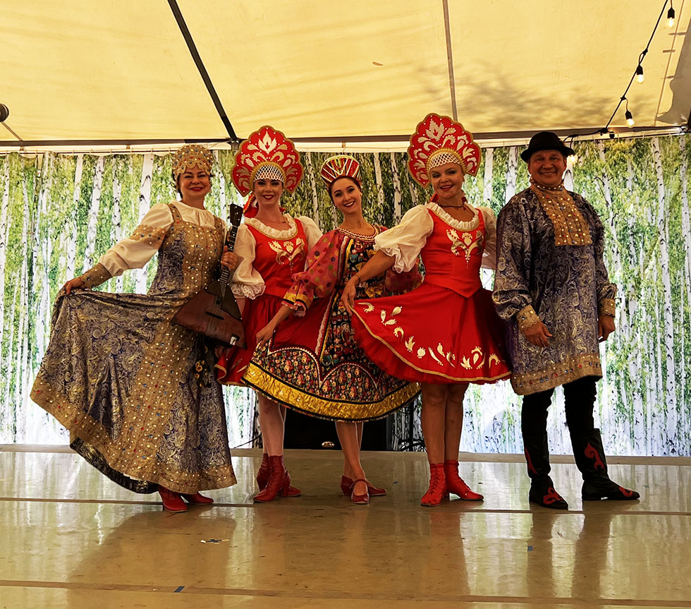 Ensemble Barynya in Ohio, Russian dancers in Cincinnati, dancer Victoria Lazareva, dancer Tara Kuhl, dancer/singer Valentina Kvasova, balalaika virtuoso Elina Karokhina, artistic director, garmoshka virtuoso guitar player singer Mikhail Smirnov, St. George Festival Loveland Ohio, St. George Russian Orthodox Church 118 N Lebanon Rd Loveland, OH 45140