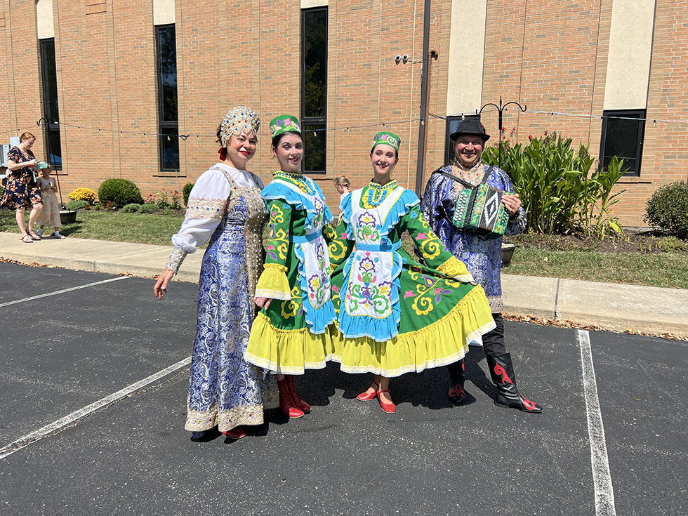 Ensemble Barynya in Ohio, Russian dancers Cincinnati, dancer Victoria Lazareva, dancer Tara Kuhl, balalaika virtuoso Elina Karokhina, artistic director, garmoshka virtuoso guitar player singer Mikhail Smirnov, St. George Festival in Loveland Ohio, St. George Russian Orthodox Church 118 N Lebanon Rd Loveland, OH 45140
