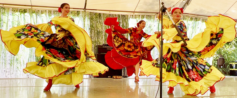 Ensemble Barynya in Ohio, Russian dancers Cincinnati, dancer Victoria Lazareva, dancer Tara Kuhl, dancer Valentina Kvasova, St. George Festival in Loveland Ohio, St. George Russian Orthodox Church 118 N Lebanon Rd Loveland, OH 45140