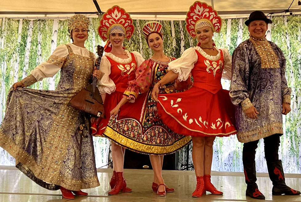 Ensemble Barynya in Ohio, Russian dancers in Cincinnati, dancer Victoria Lazareva, dancer Tara Kuhl, dancer/singer Valentina Kvasova, balalaika virtuoso Elina Karokhina, artistic director garmoshka virtuoso guitar player singer Mikhail Smirnov, St. George Festival Loveland Ohio, St. George Russian Orthodox Church 118 N Lebanon Rd Loveland, OH 45140