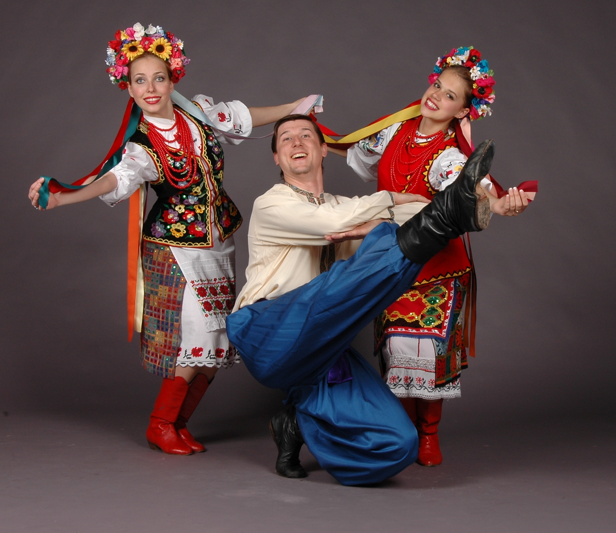 Веселая танцевальная русская народная. Народные танцы. Русские народные пляски. Русскин наооднве танцы. Традиционные танцы.
