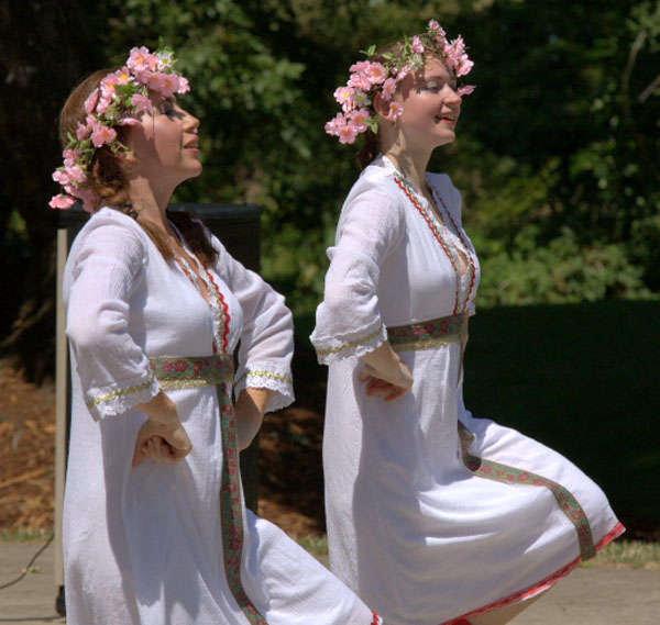Ensemble Matryoshkas, Russian dancers from Eugene, Oregon
